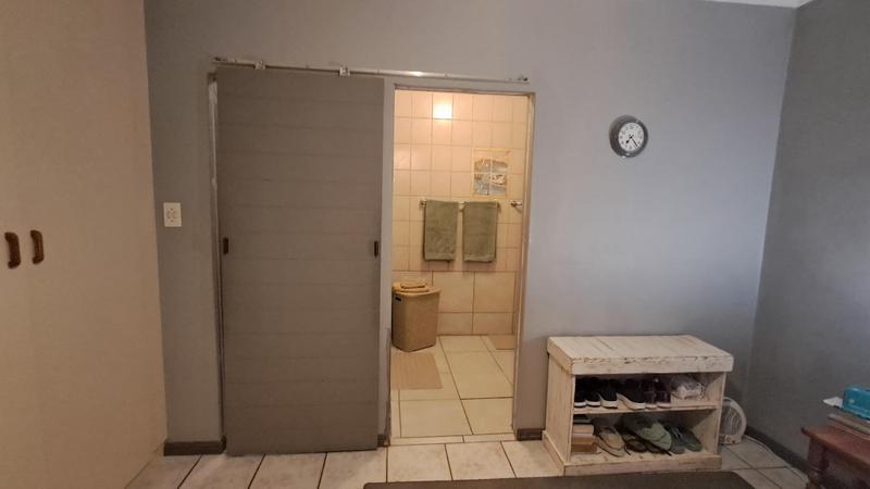 3 Bedroom Property for Sale in Britannia Bay Western Cape
